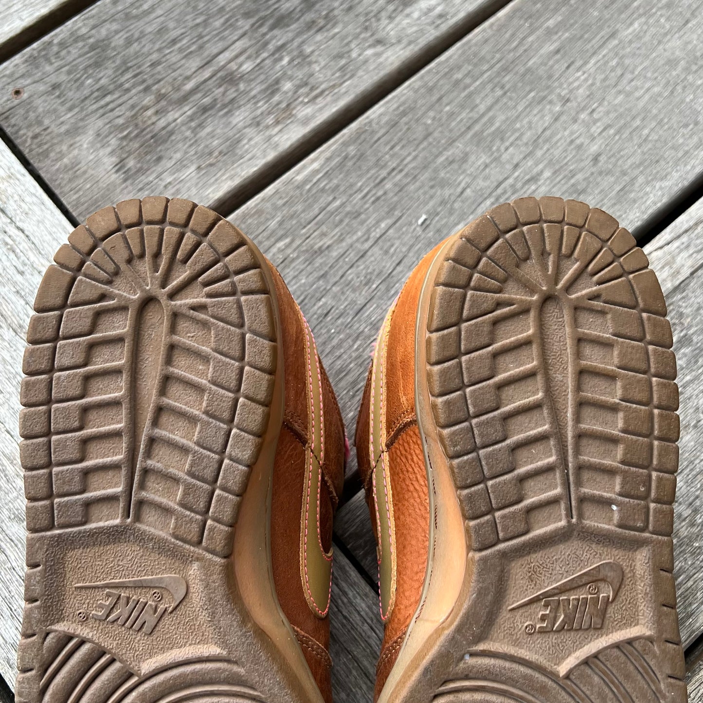 Nike SB Dunk Low Gibson Size 9