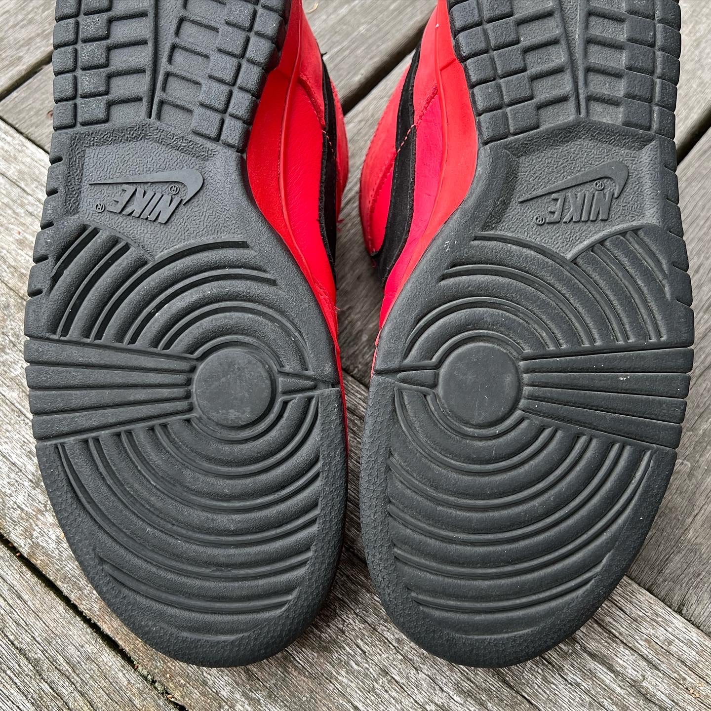 Nike SB Dunk Low True Red Size 9.5