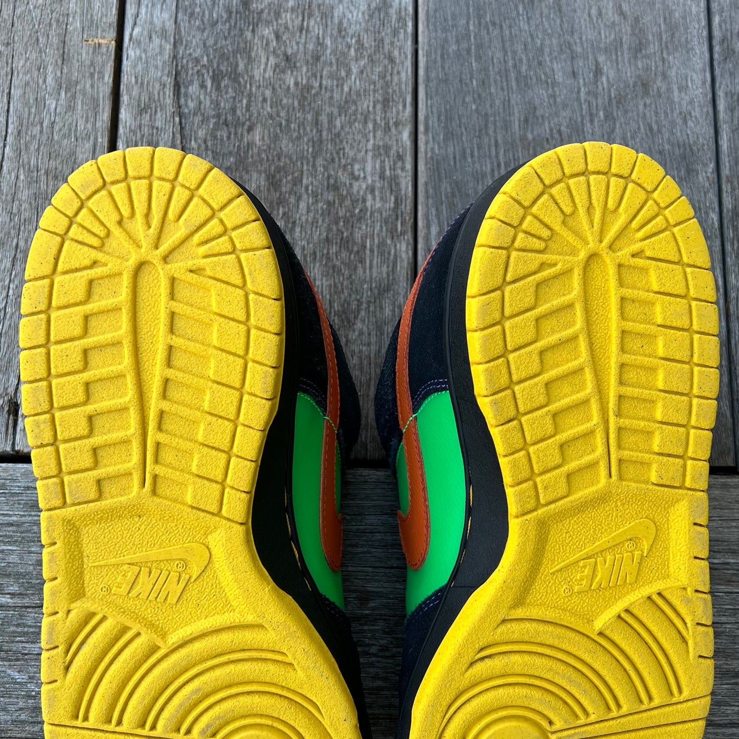 Nike SB Dunk Low Green Spark Halloween Size 10.5