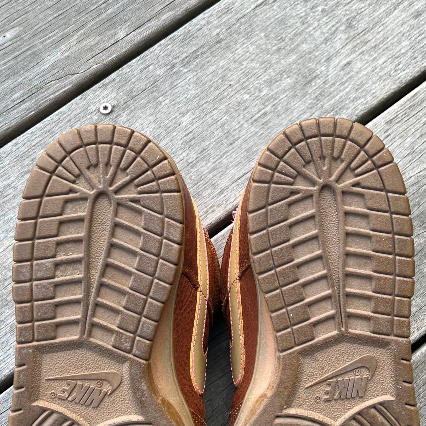 Nike SB Dunk Low Gibson Size 9.5