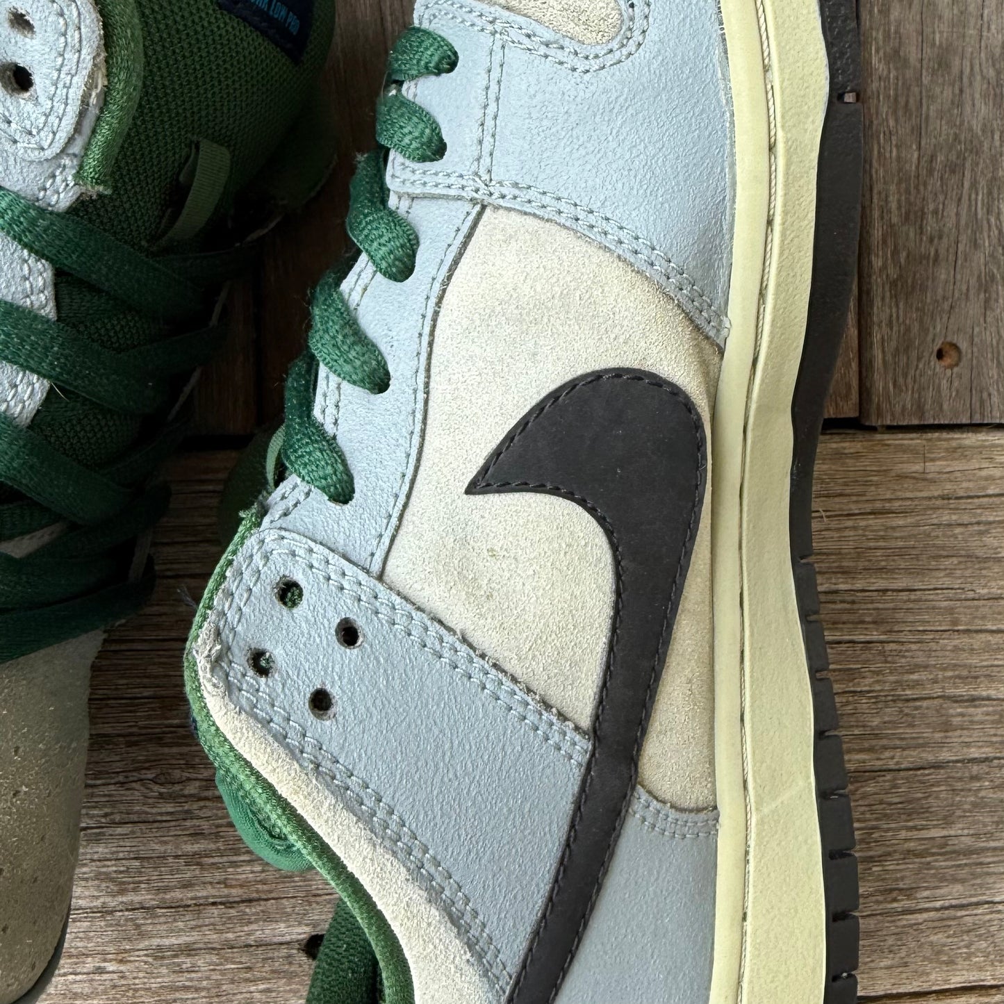 Nike SB Dunk Low Central Park Maple Leaf Size 9.5