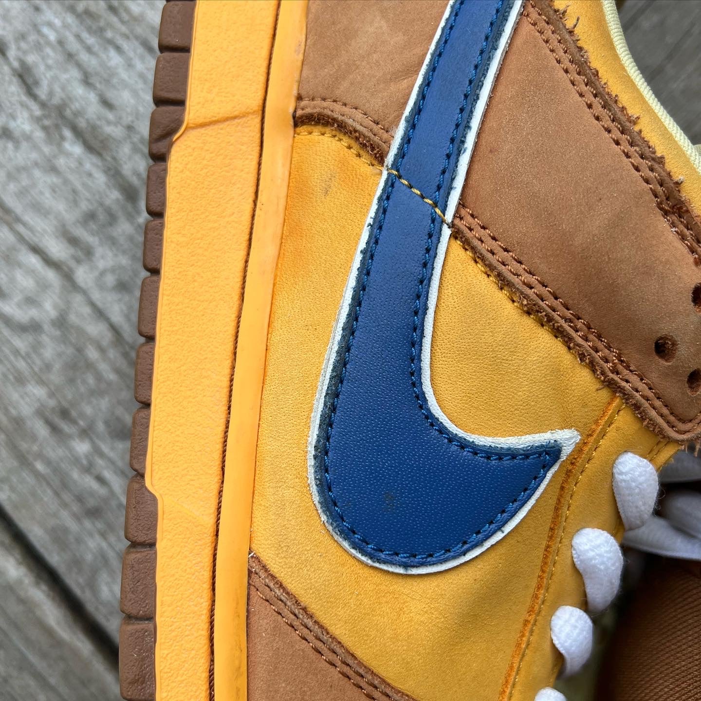 Nike SB Dunk Low Newcastle Brown Ale Size 12