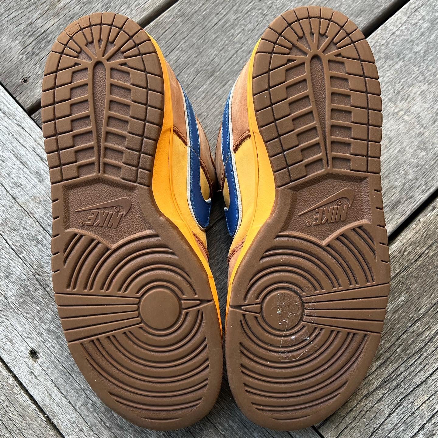 Nike SB Dunk Low Newcastle Brown Ale Size 9.5