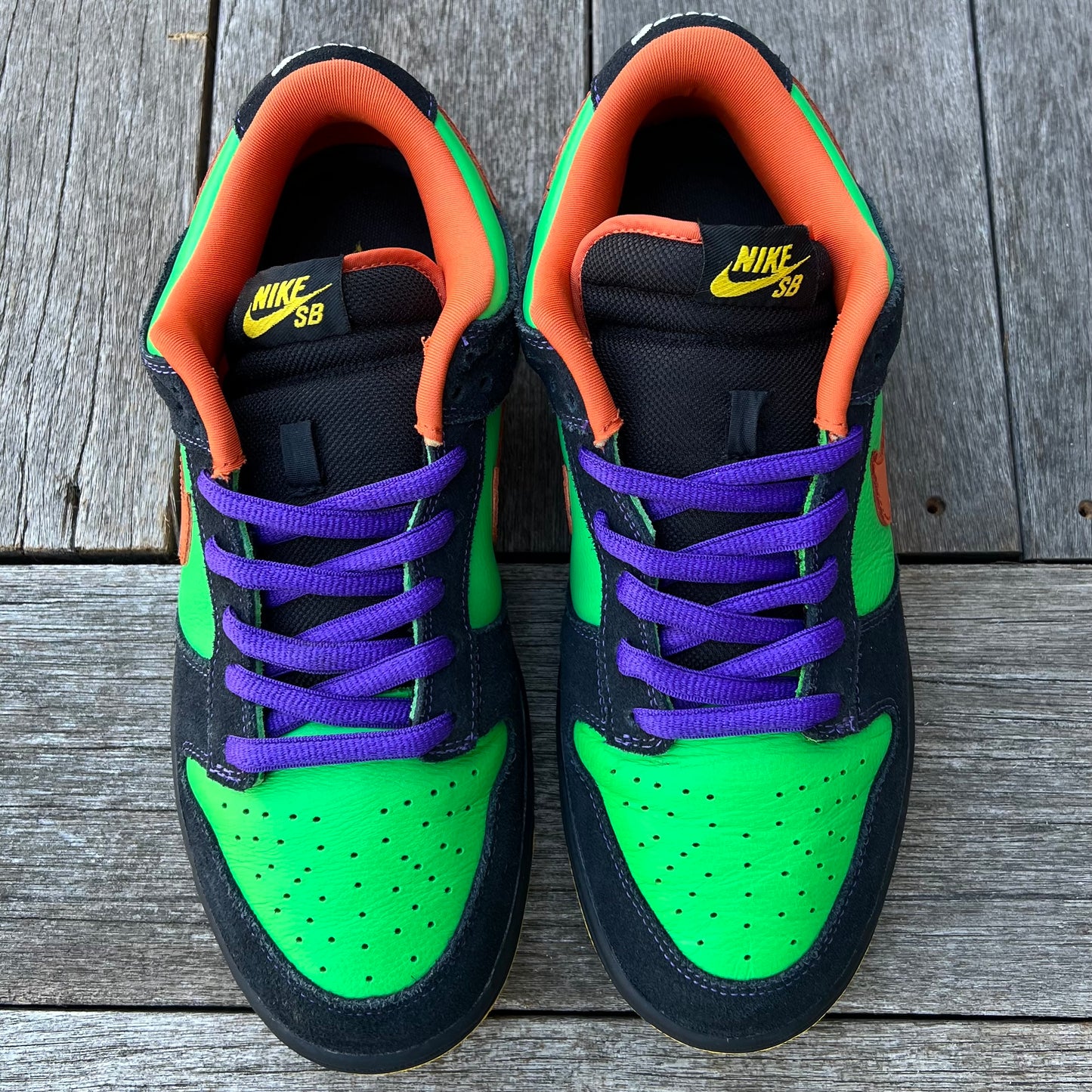 Nike SB Dunk Low Green Spark Halloween Size 10.5