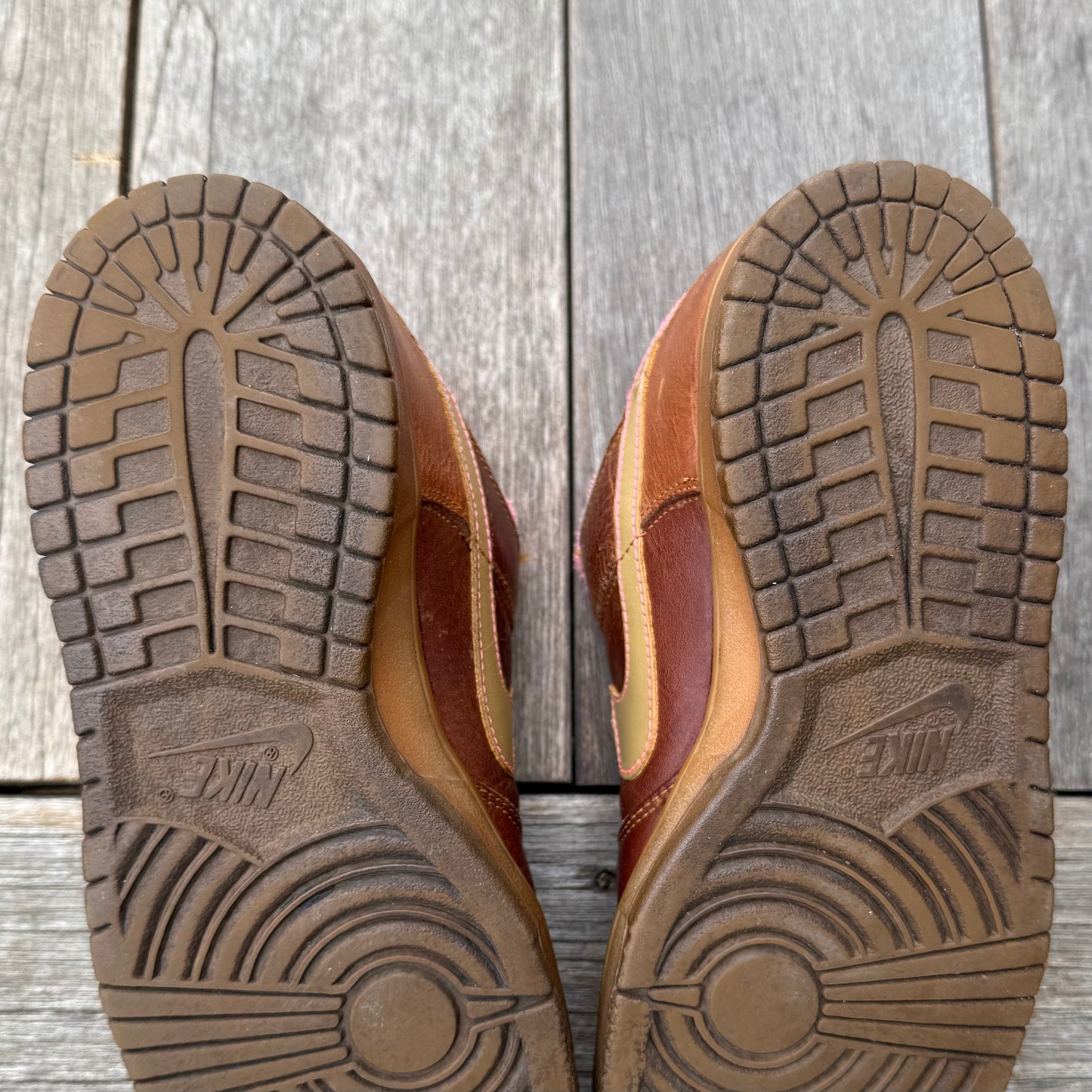 Nike SB Dunk Low Gibson Size 9