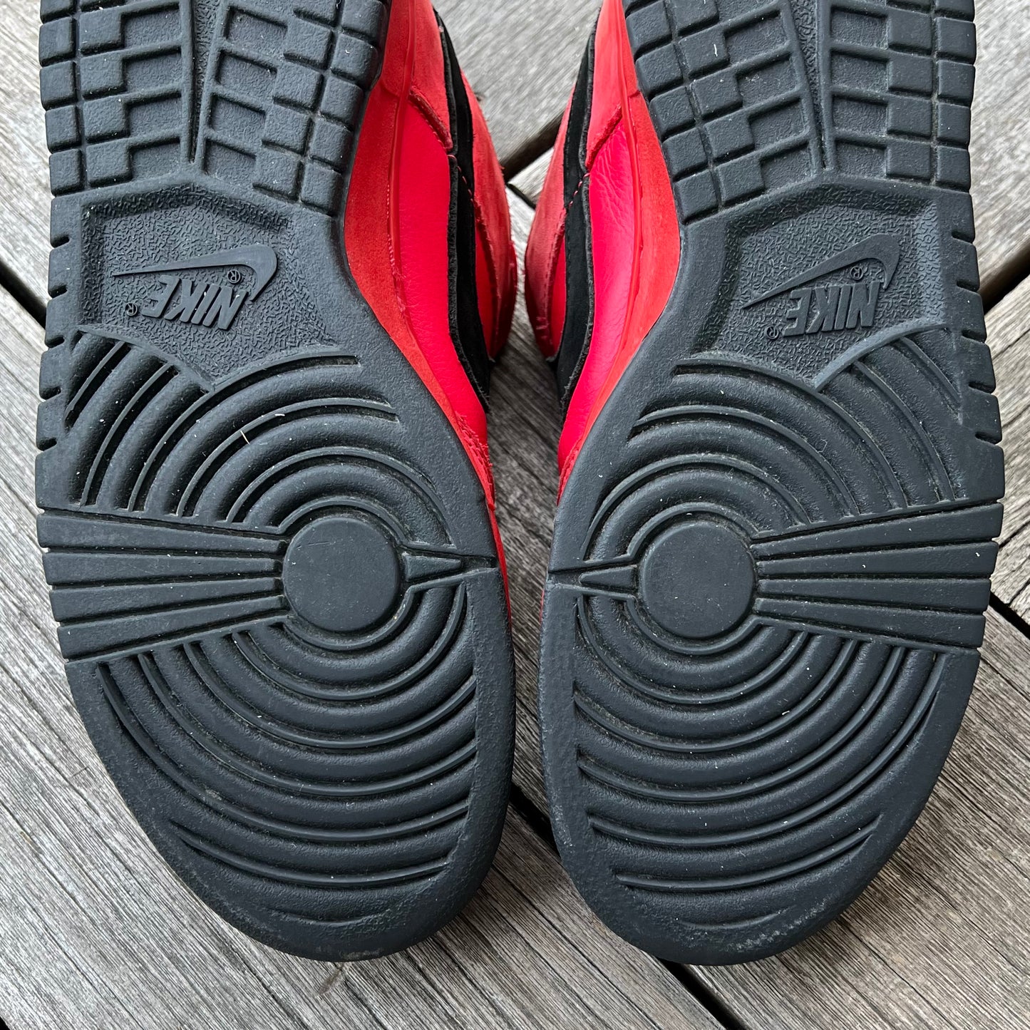 Nike SB Dunk Low True Red Size 10.5