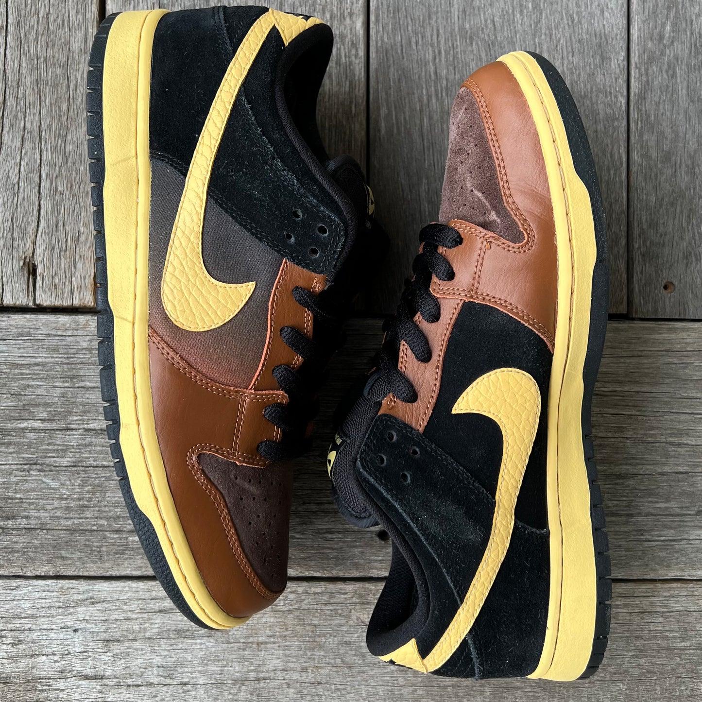 Nike SB Dunk Low Black & Tan Size 9.5