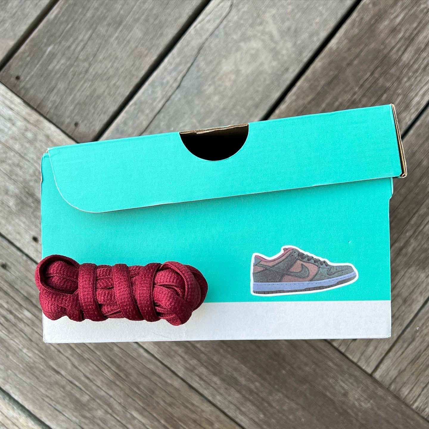 Nike SB Dunk Low Red Wine Black Size 9.5