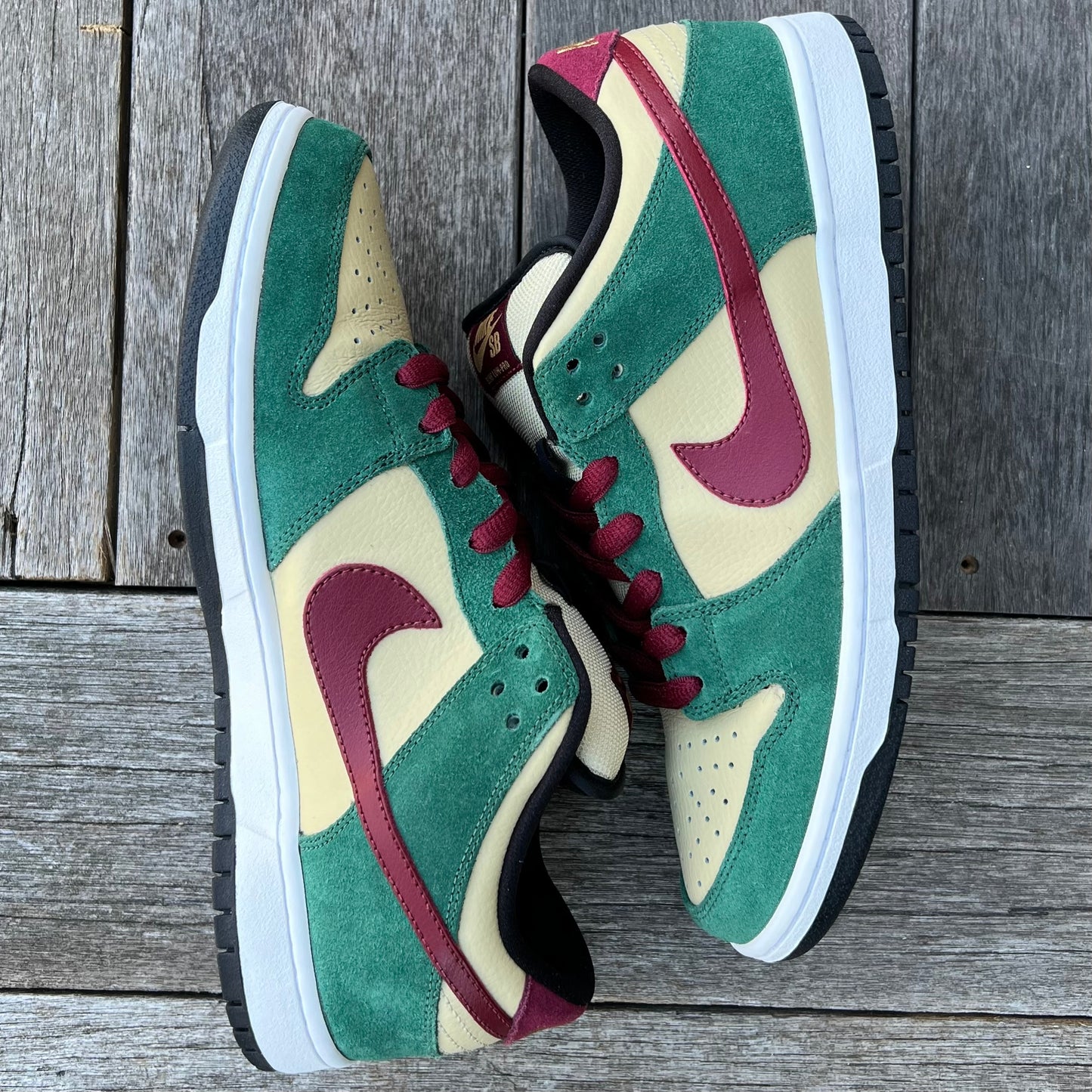 Nike SB Dunk Low Jameson Vegas Gold Size 10.5