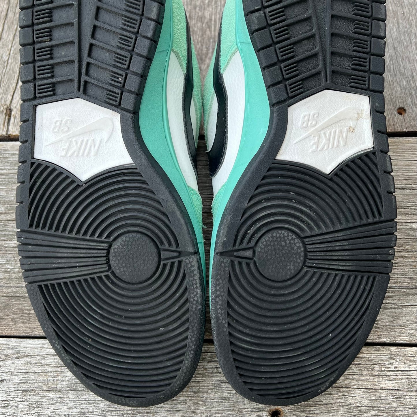 Nike SB Dunk Low Sea Crystal Size 8.5