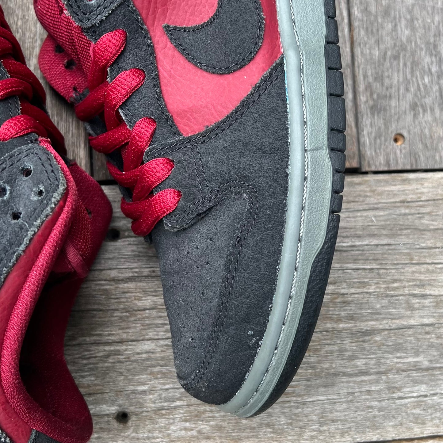 Nike SB Dunk Low Red Wine Size 8.5