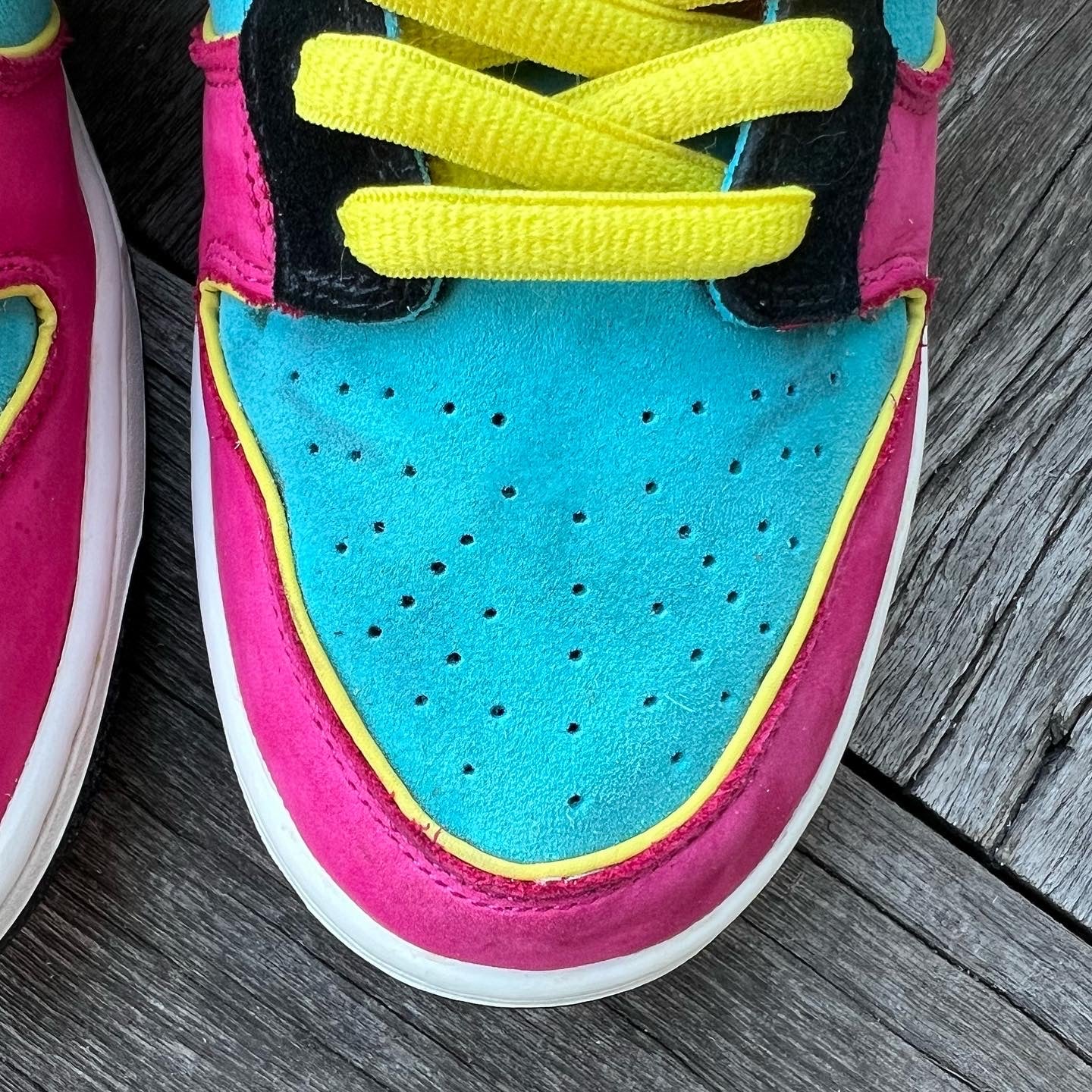 Nike SB Dunk Low Miss PacMan Size 10.5
