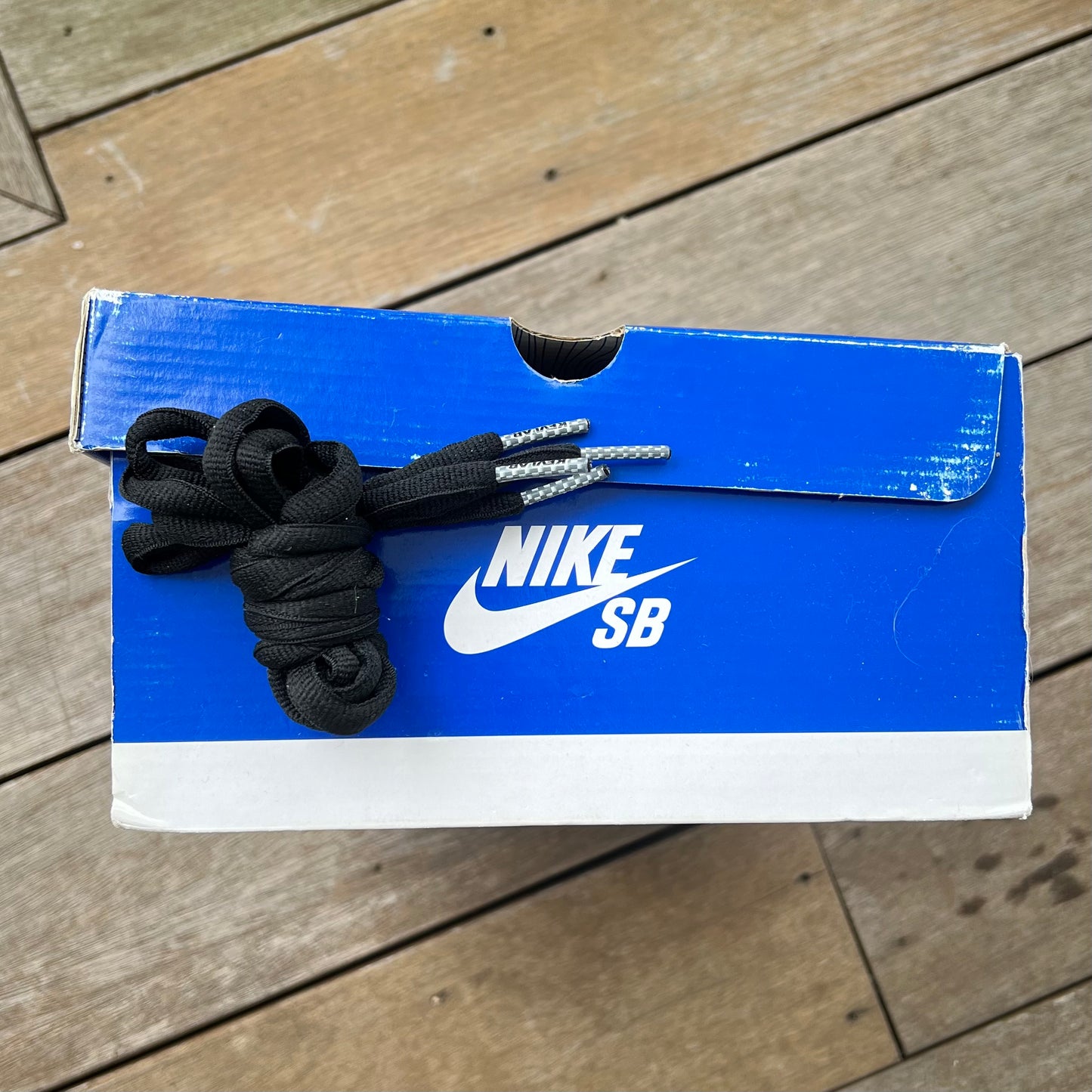 Nike SB Dunk Low Jameson/Vegas Gold Size 11.5