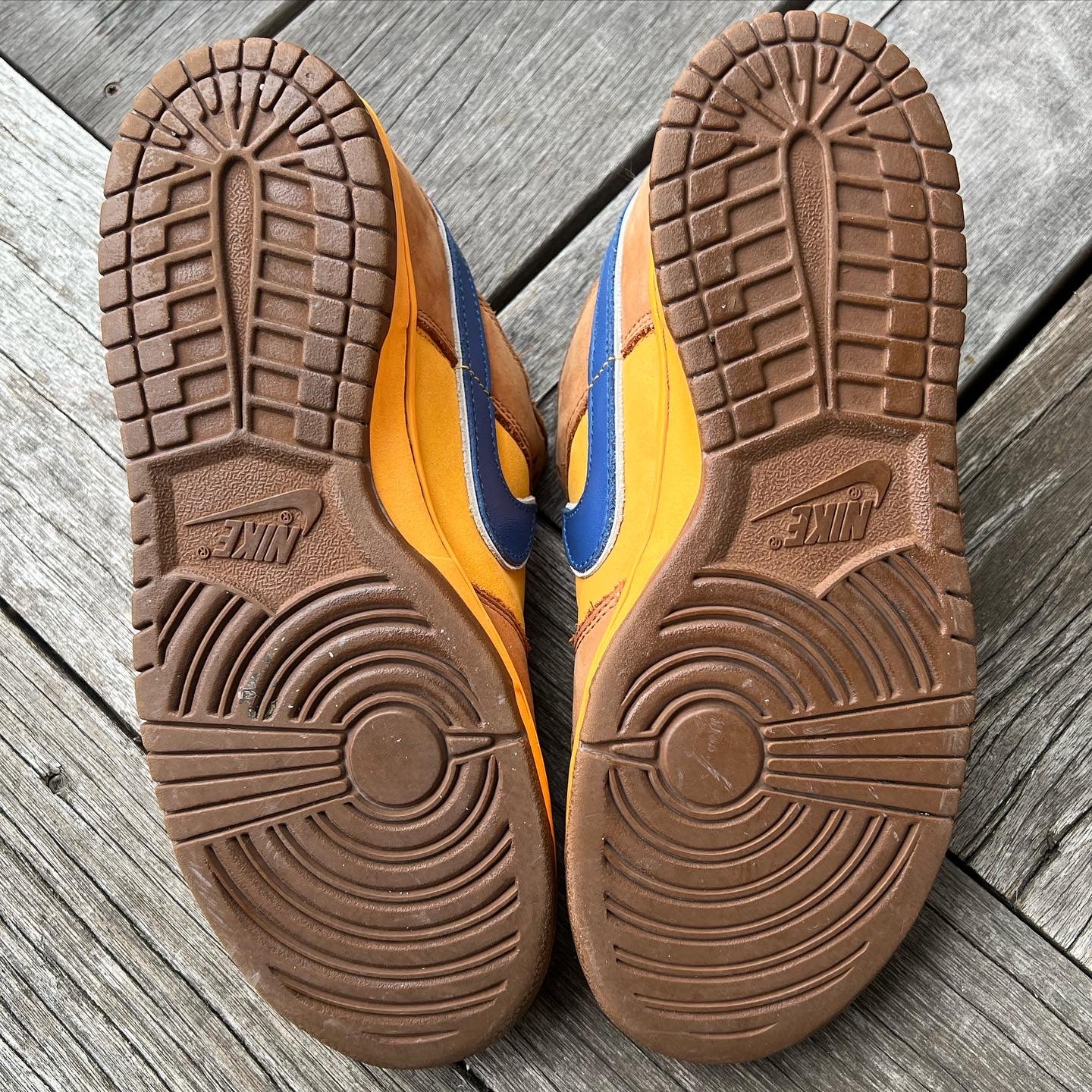 Nike SB Dunk Low Newcastle Brown Ale Size 8.5