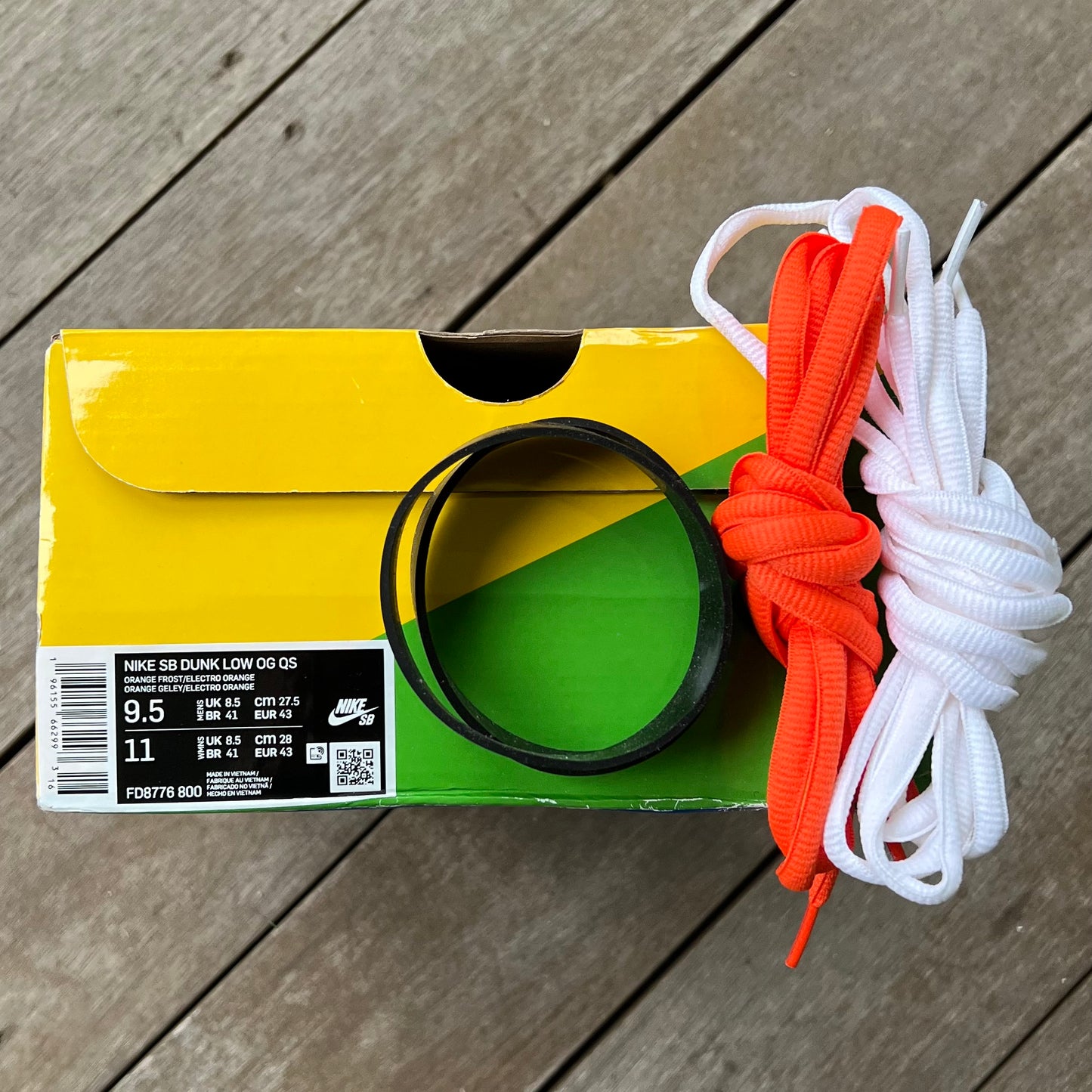 Nike SB Dunk Low Orange Lobster Size 9.5