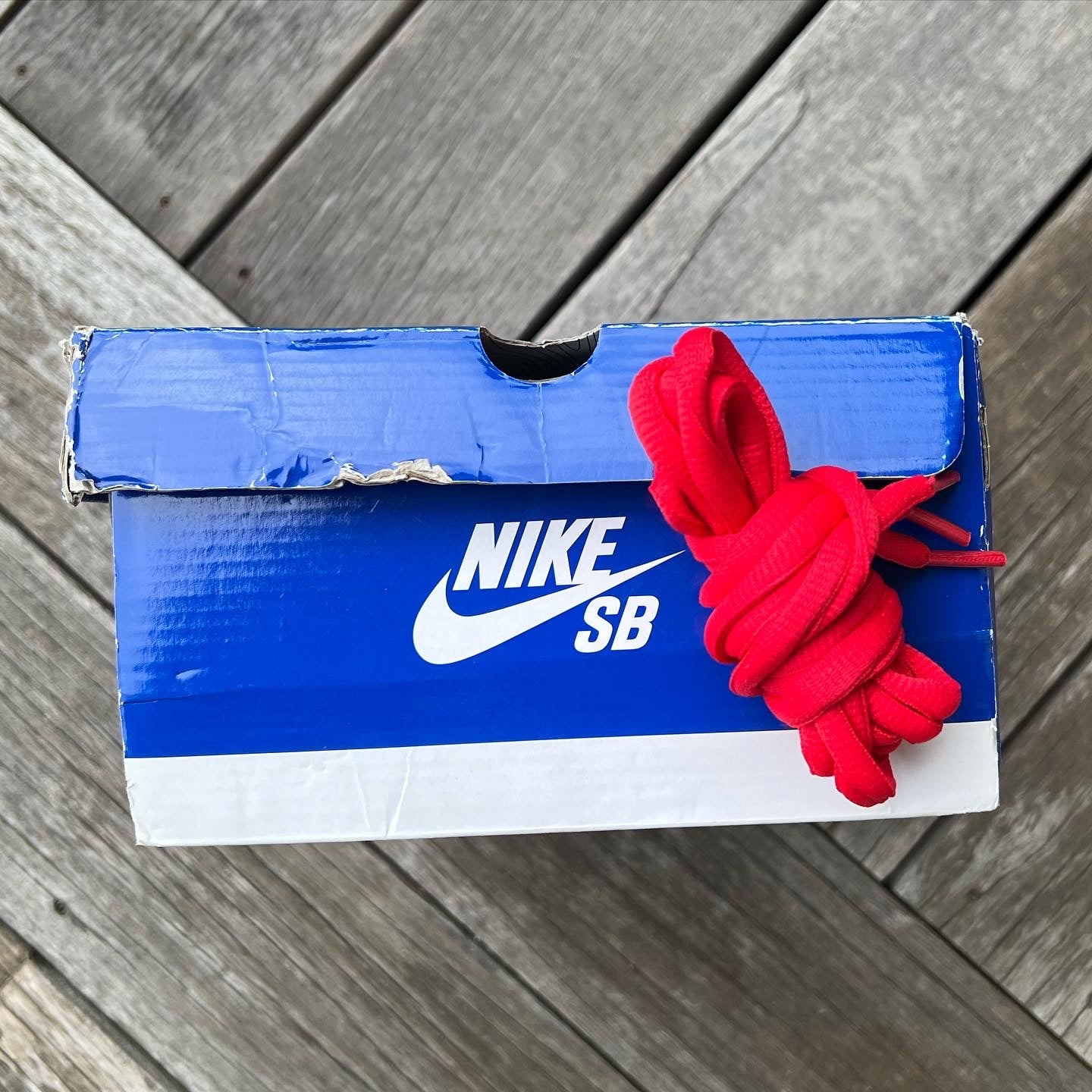 Nike SB Dunk Mid Ryu Street Fighter Size 9.5