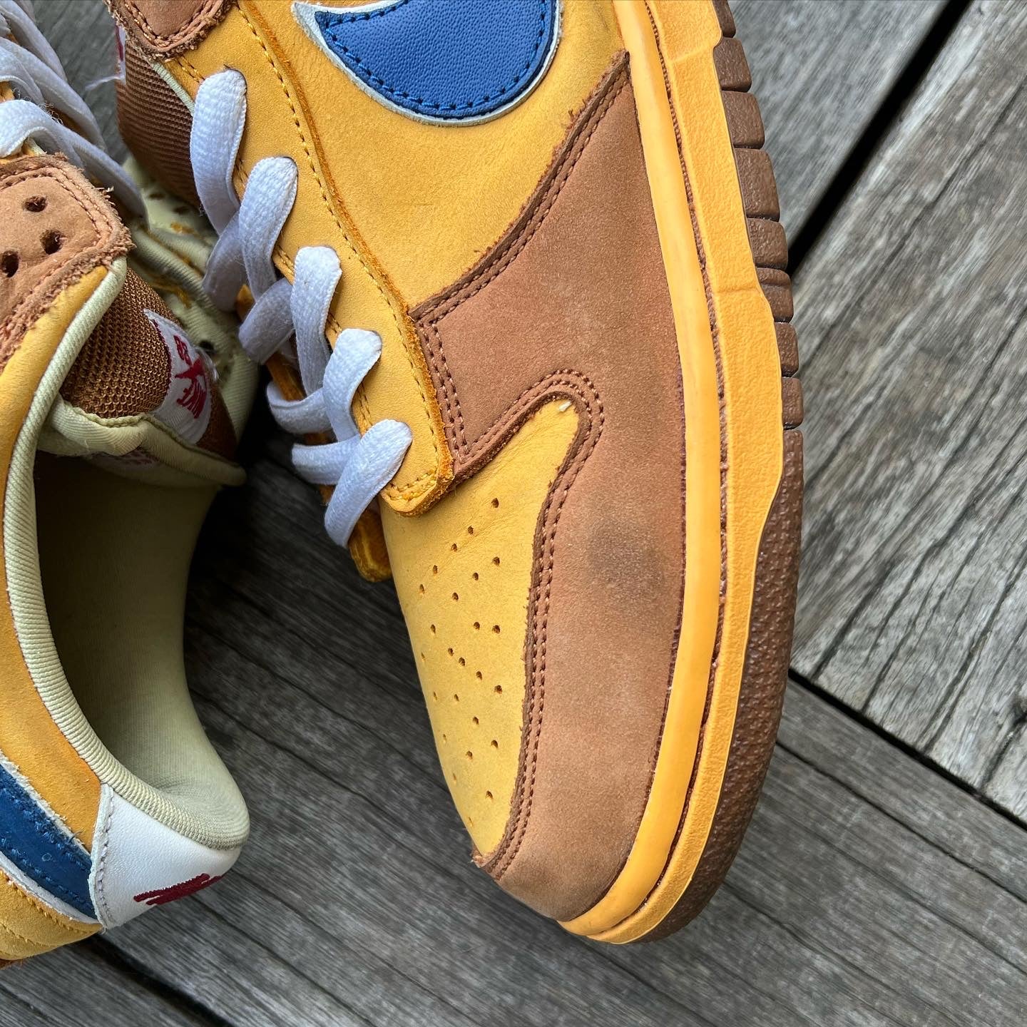 Nike SB Dunk Low Newcastle Brown Ale Size 12