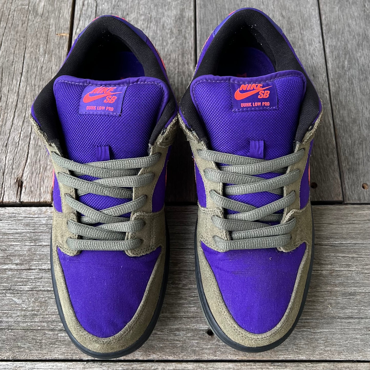 Nike SB Dunk Low Medium Olive Atomic Red Size 10.5