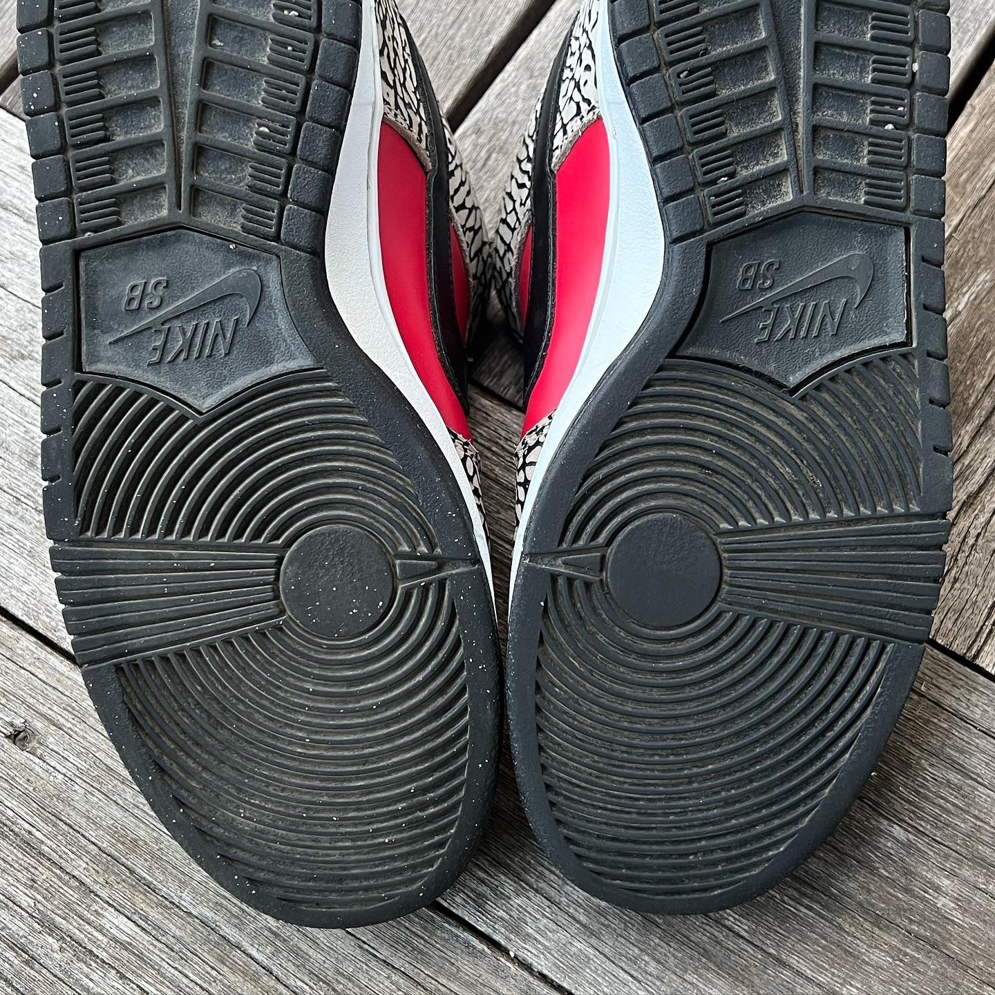 Nike SB Dunk Low Red Supreme Size 10