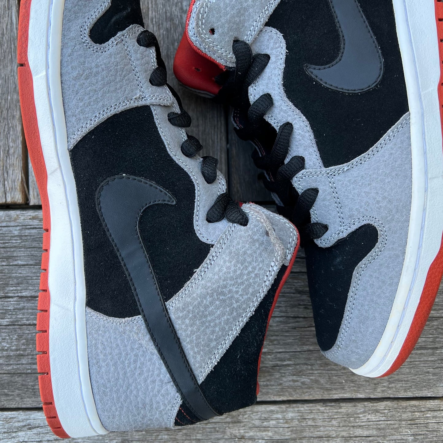 Nike SB Dunk Mid UnSupreme Size 11.5