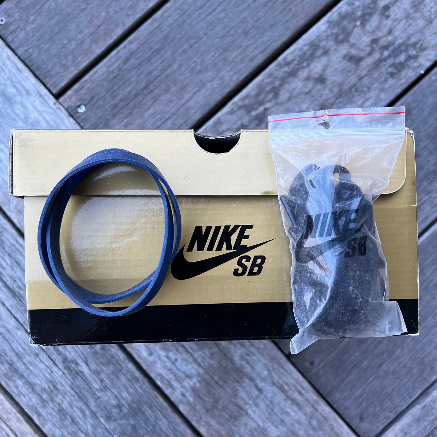 Nike SB Dunk Low Red Lobster Size 11