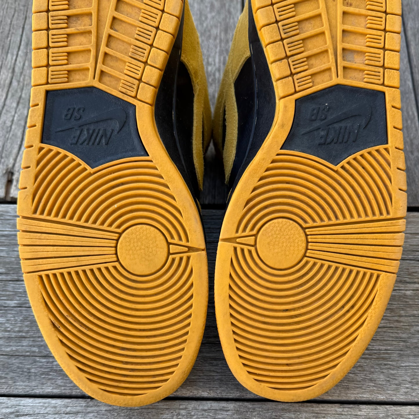 Nike SB Dunk Low Iowa Size 9.5