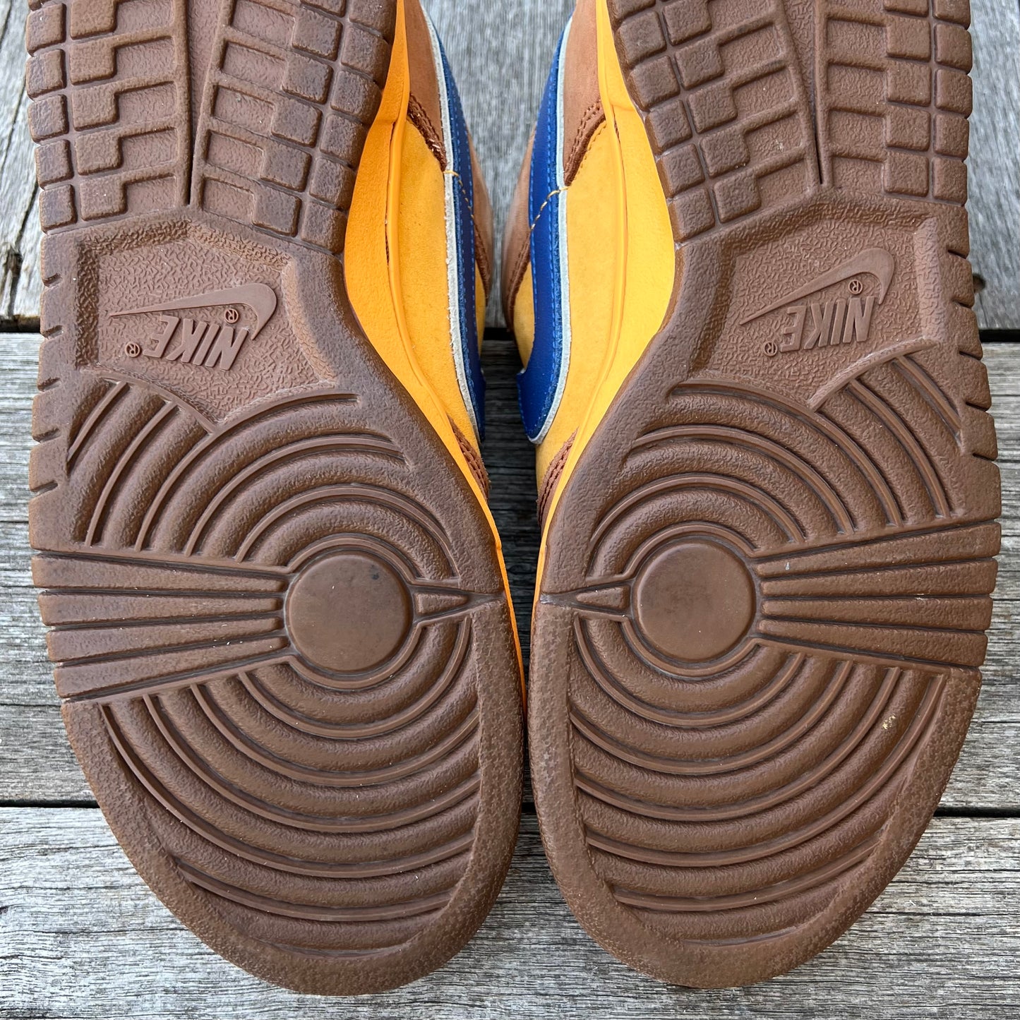 Nike SB Dunk Low Newcastle Brown Ale Size 8