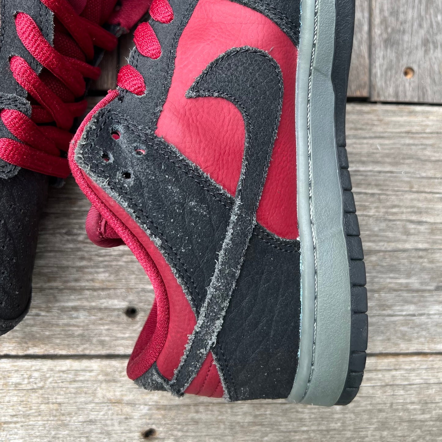 Nike SB Dunk Low Red Wine Size 8.5