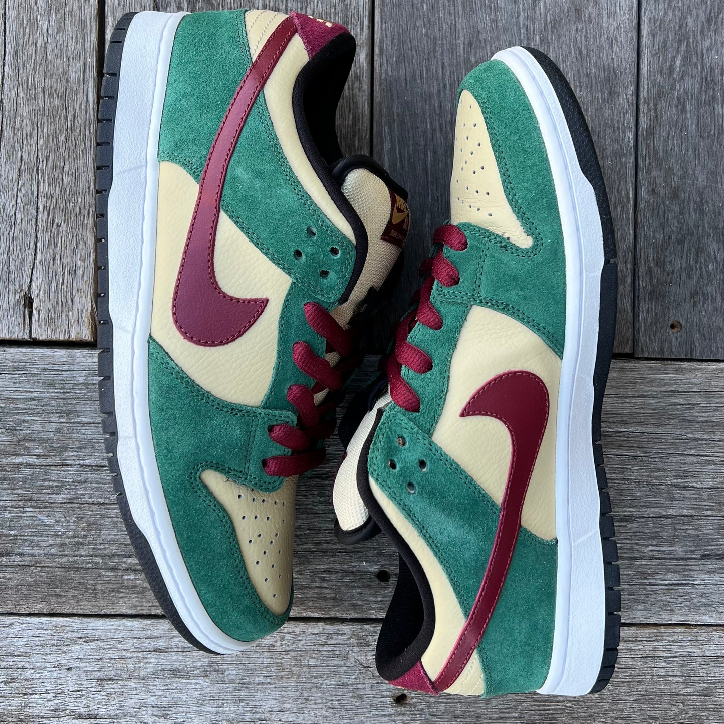Nike SB Dunk Low Jameson Vegas Gold Size 10.5