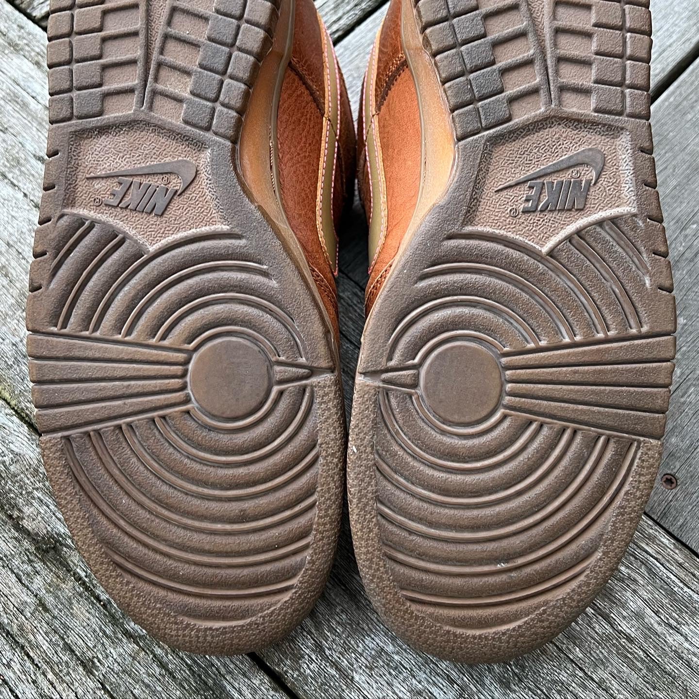 Nike SB Dunk Low Gibson Size 10