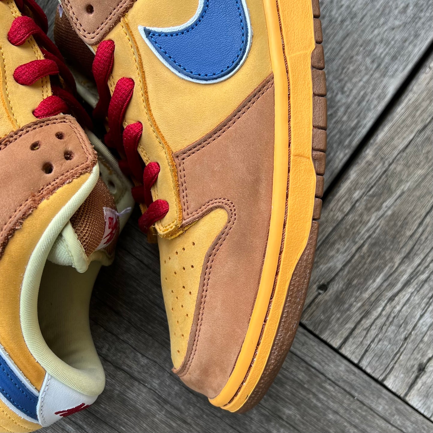 Nike SB Dunk Low Newcastle Brown Ale Size 13