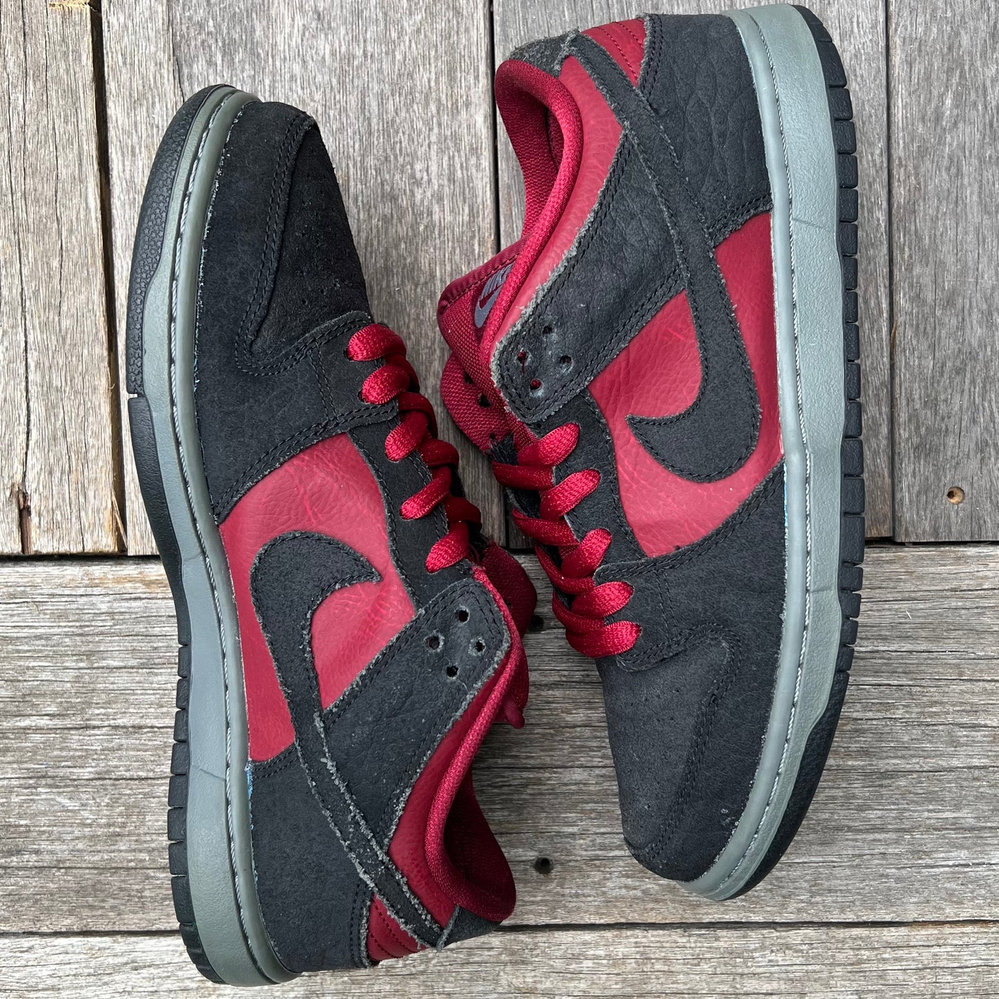 Nike SB Dunk Low Red Wine Size 8.5