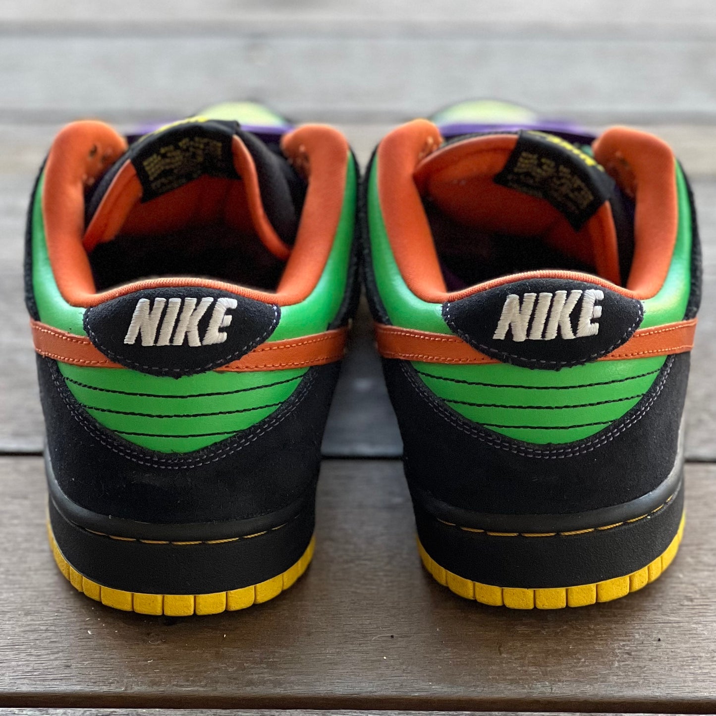 Nike SB Dunk Low Green Spark Halloween Size 10.5