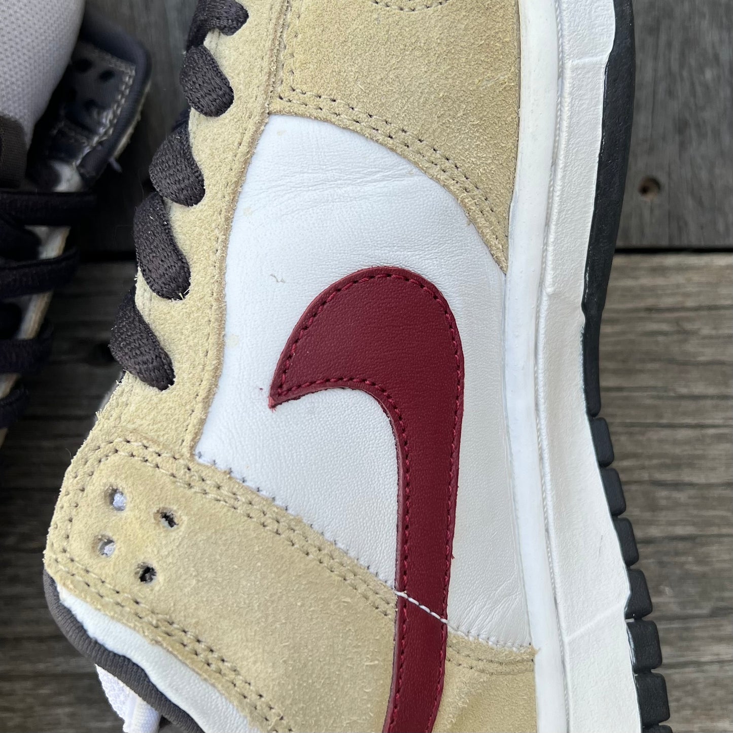 Nike SB Dunk Low Crimson Size 10.5