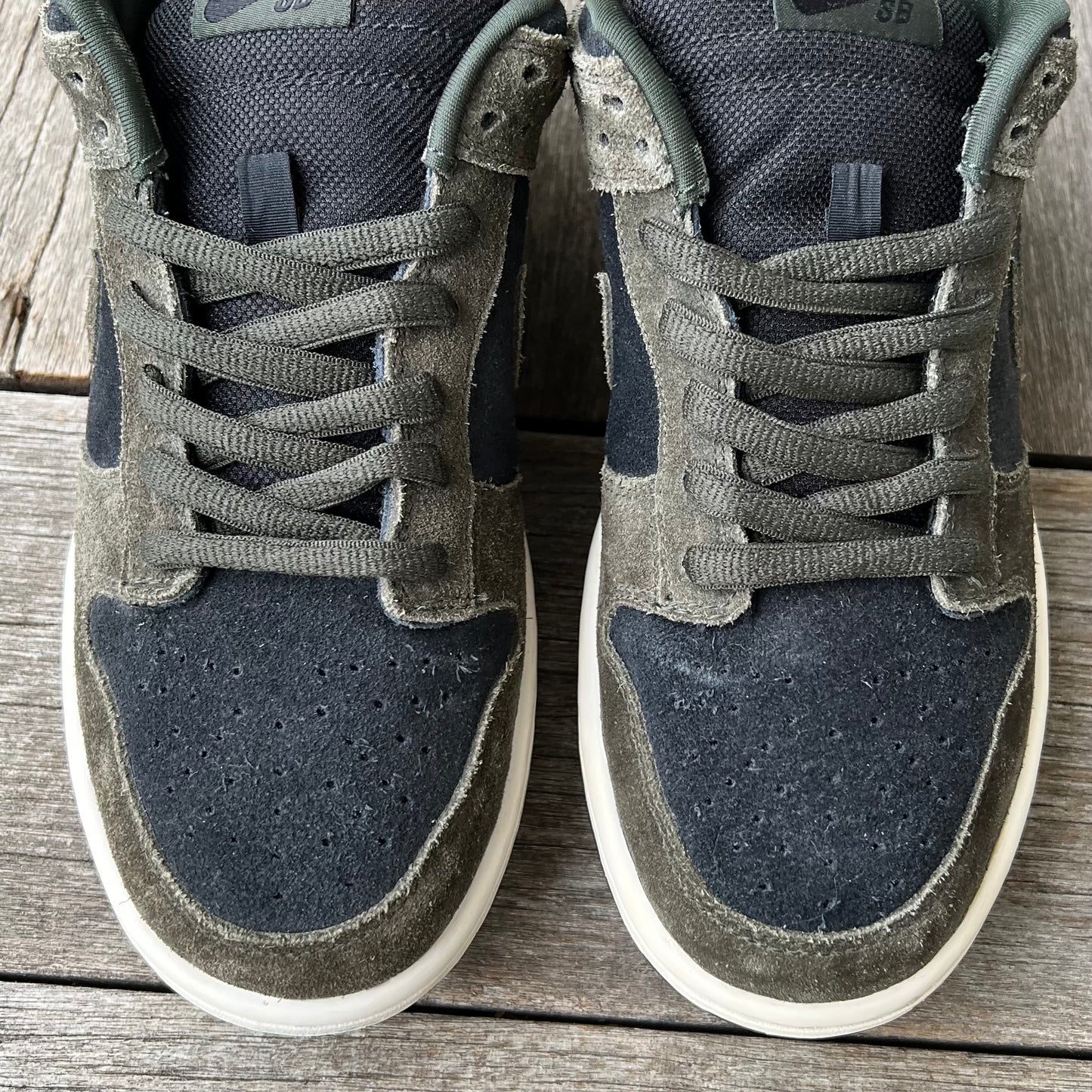 Nike SB Dunk Low UnLoden Size 8.5