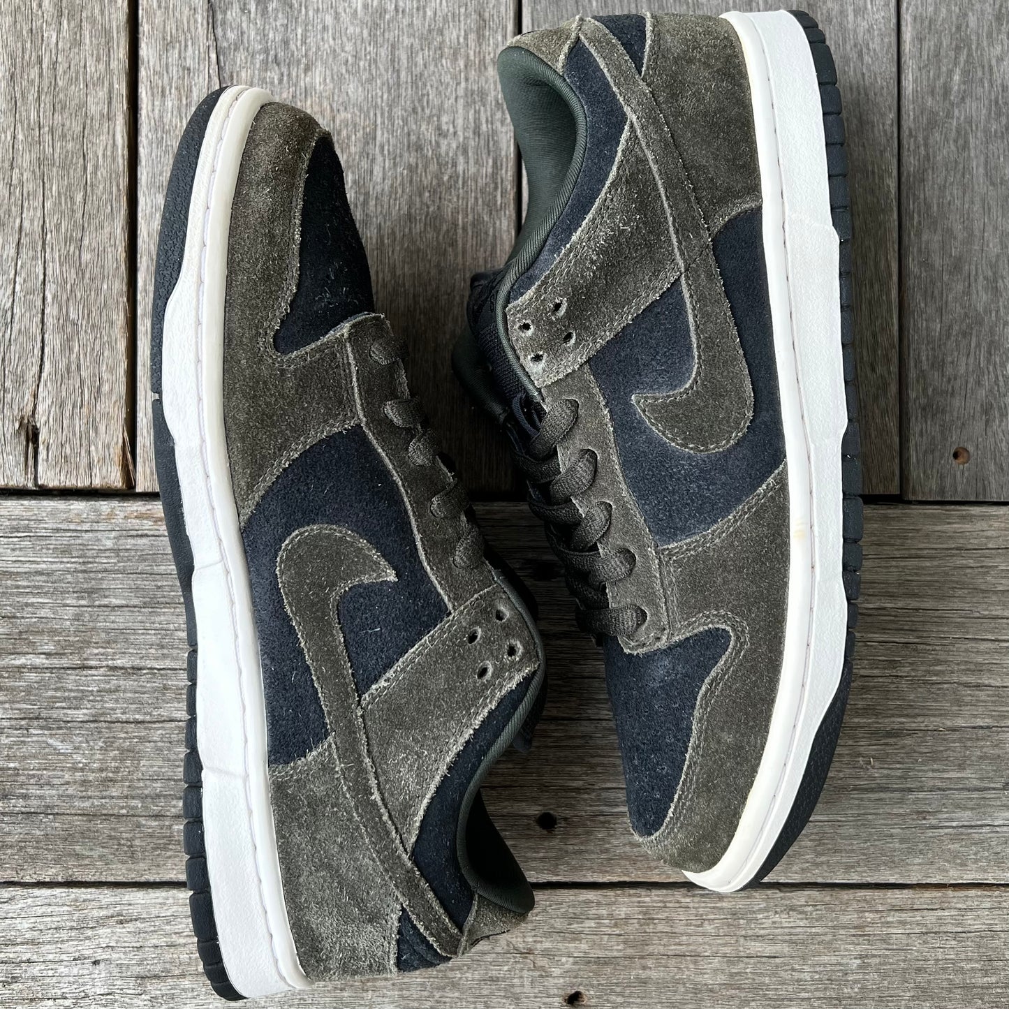 Nike SB Dunk Low UnLoden Size 8.5