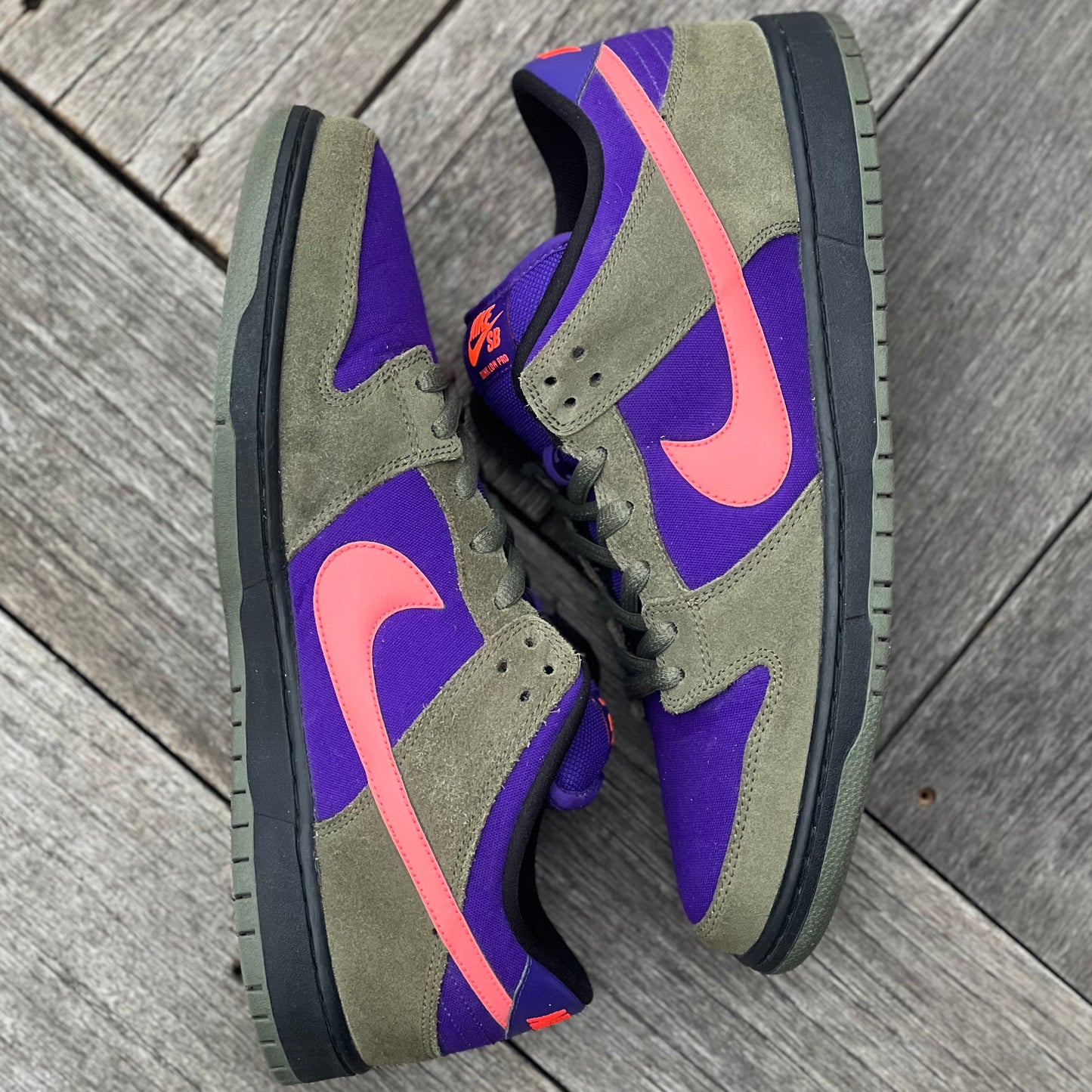 Nike SB Dunk Low Medium Olive Atomic Purple Size 13