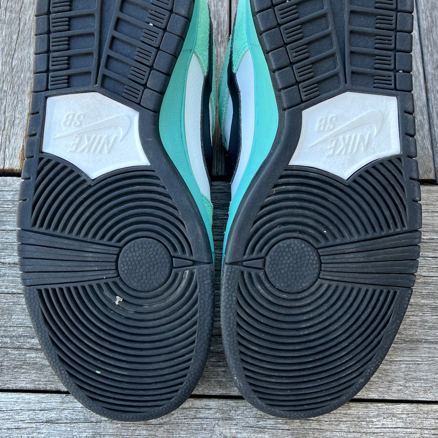 Nike SB Dunk Low Sea Crystal Size 9.5