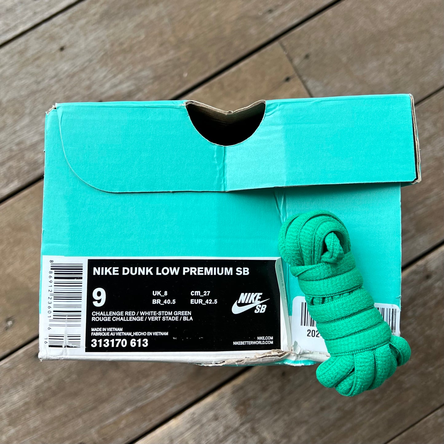 Nike SB Dunk Low Candy Cane Size 9