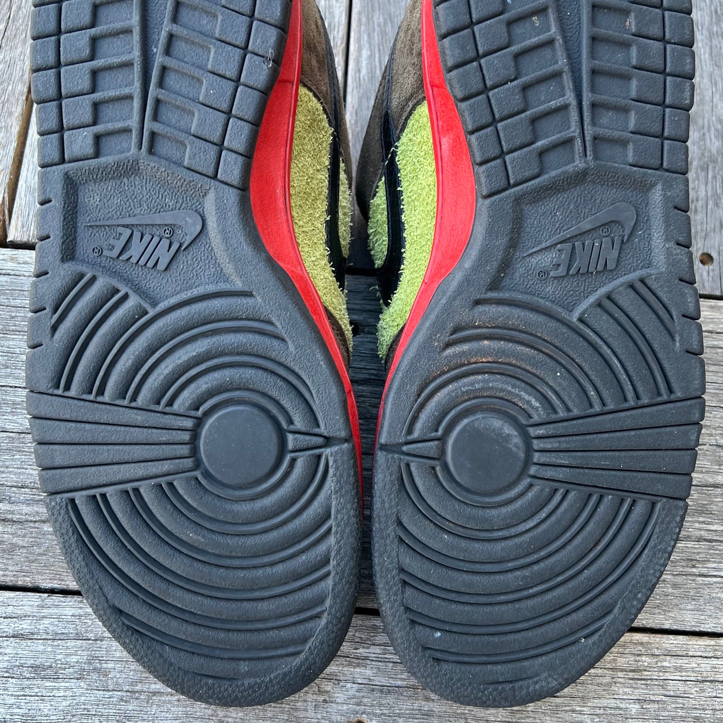 Nike SB Dunk Low Asparagus Size 9.5