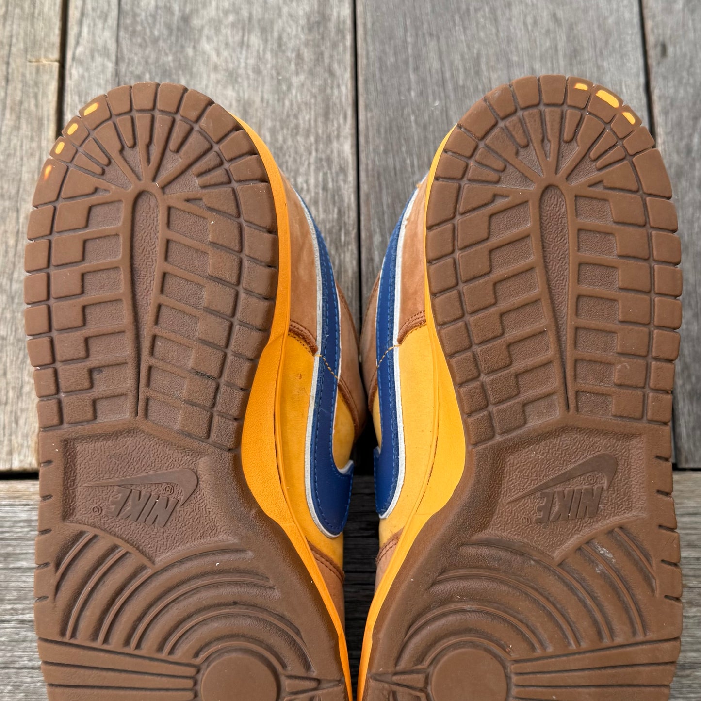 Nike SB Dunk Low Newcastle Brown Ale Size 11