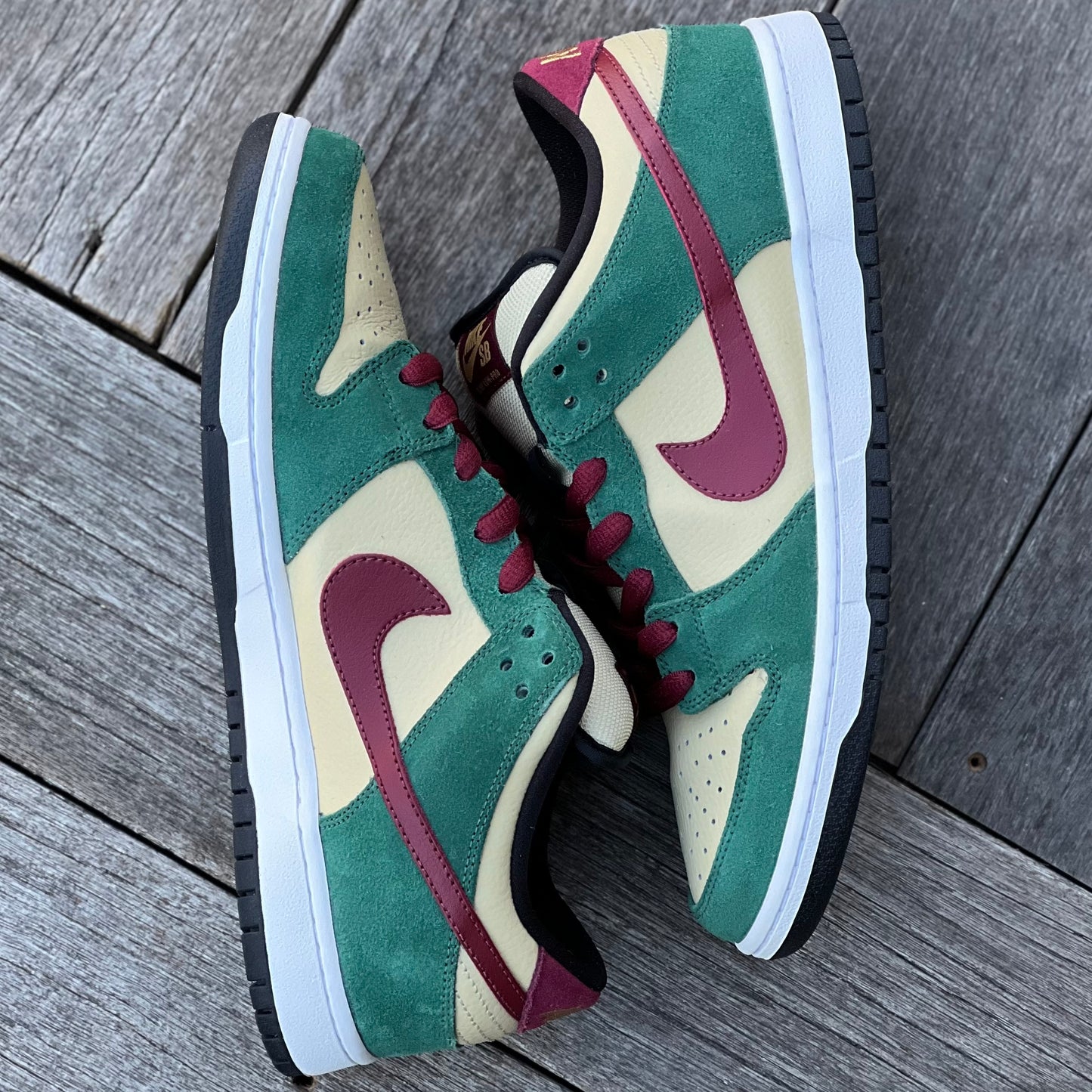 Nike SB Dunk Low Jameson Vegas Gold Size 10.5