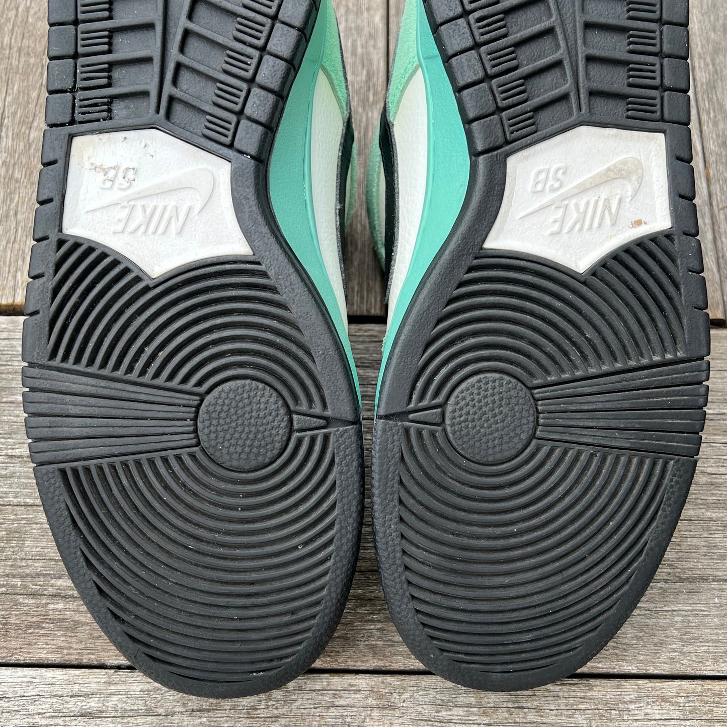 Nike SB Dunk Low Sea Crystal Size 9.5