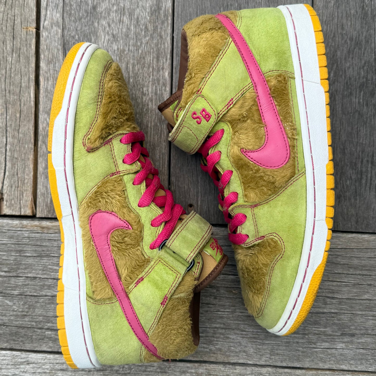 Nike SB Dunk Mid Three Bears Mama Bear Size 10