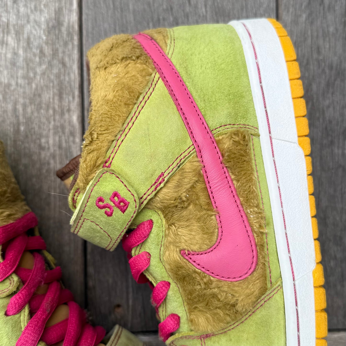Nike SB Dunk Mid Three Bears Mama Bear Size 10