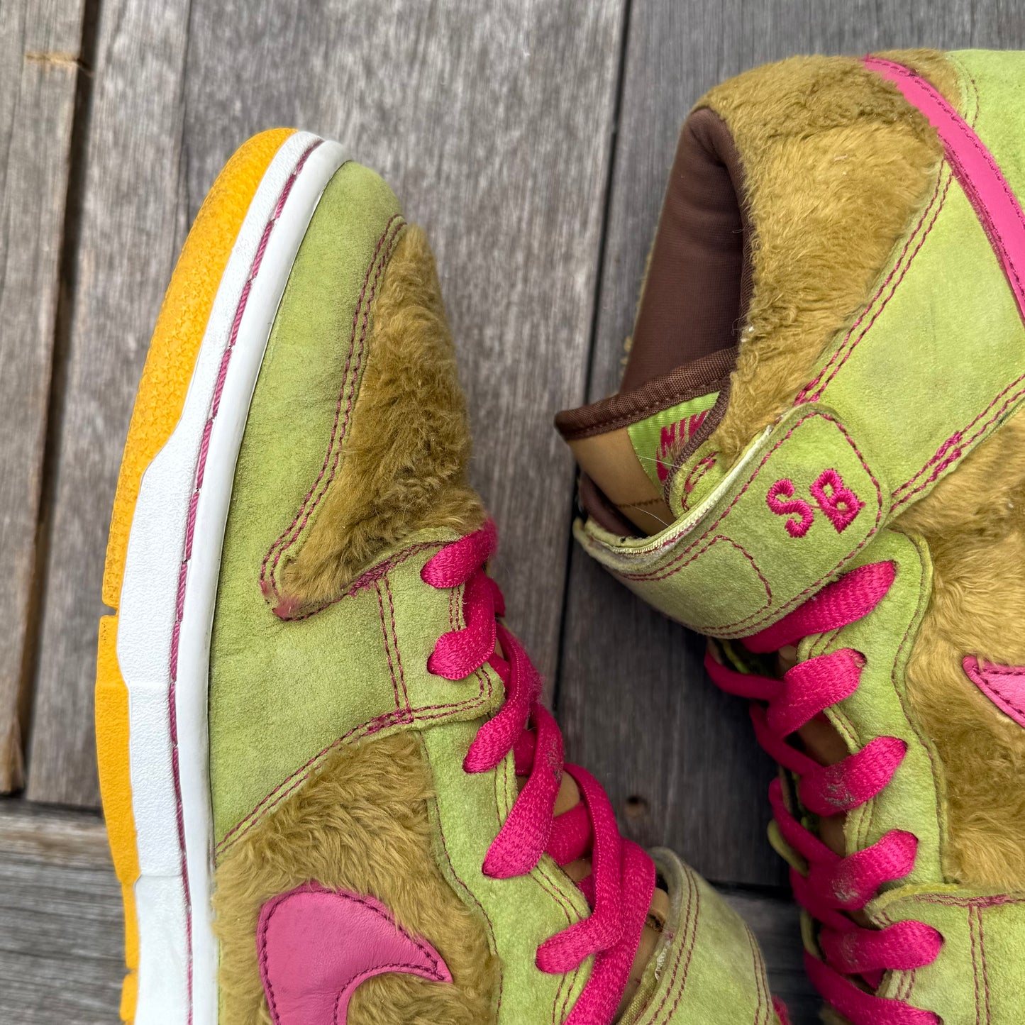 Nike SB Dunk Mid Three Bears Mama Bear Size 10
