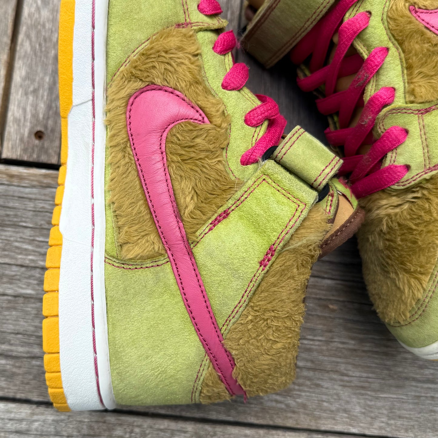 Nike SB Dunk Mid Three Bears Mama Bear Size 10