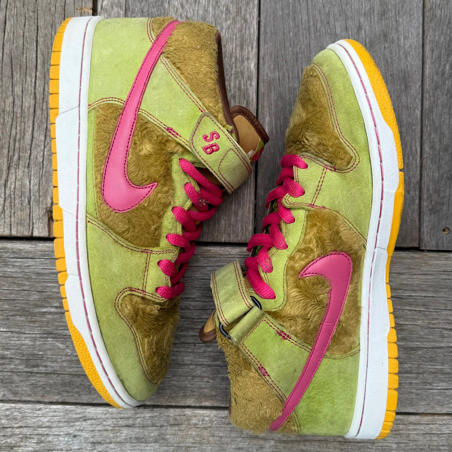 Nike SB Dunk Mid Three Bears Mama Bear Size 10