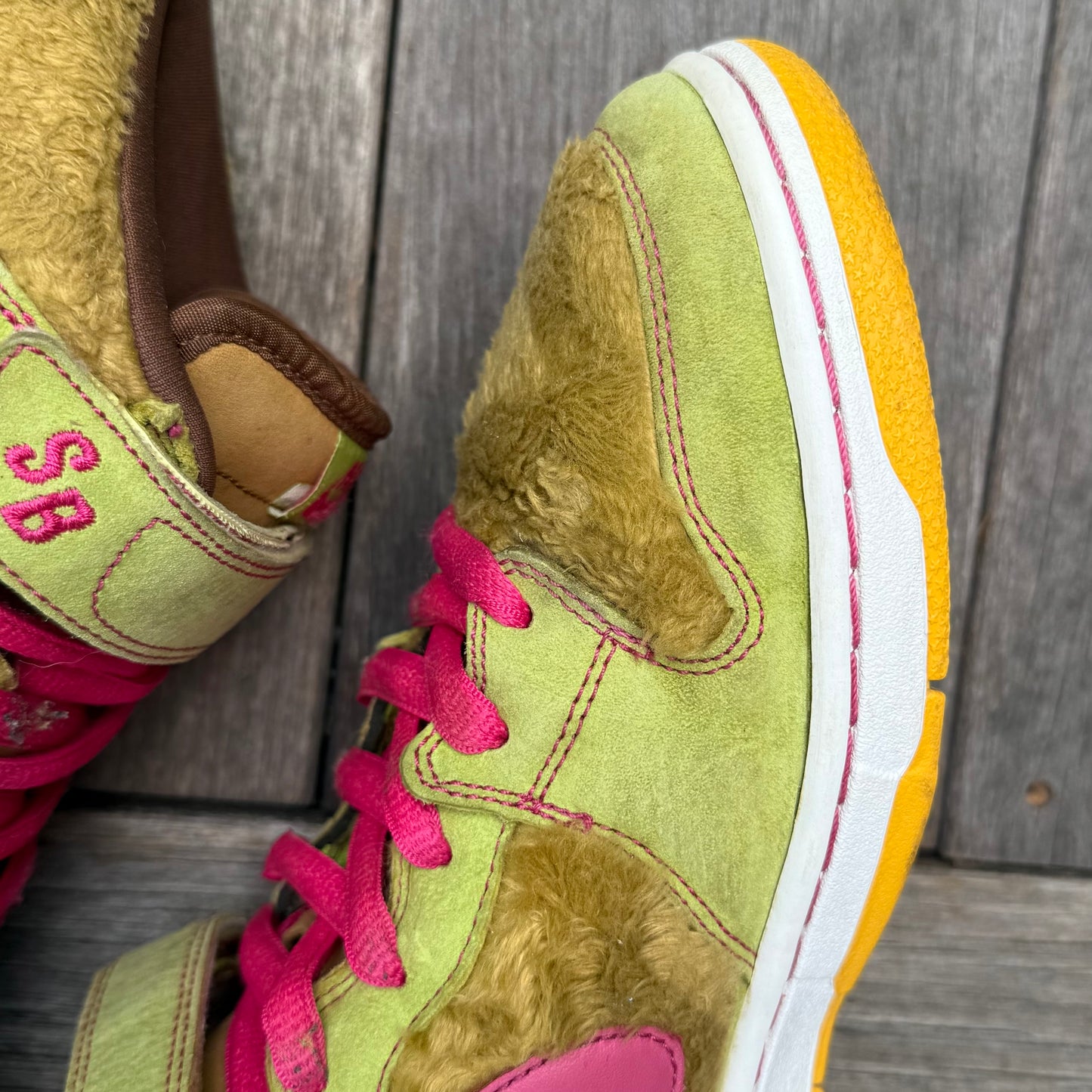 Nike SB Dunk Mid Three Bears Mama Bear Size 10