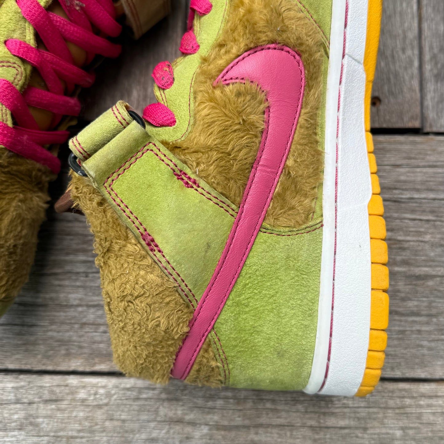 Nike SB Dunk Mid Three Bears Mama Bear Size 10
